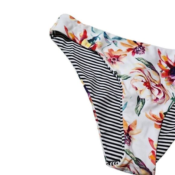 Cupshe Women's Floral Reversible Bikini Set Size Small - Picture 2 of 11